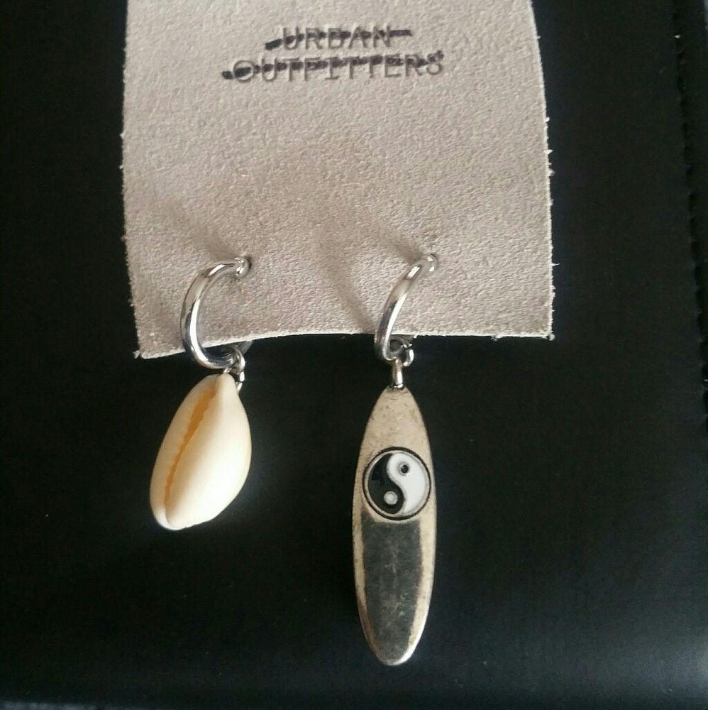 Urban Outfitters Surfboard and SeaShell Earrings